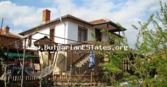 Недорого продается реконструированный дом в деревне Момина Церква, всего в 50 км от города Бургас и моря.
